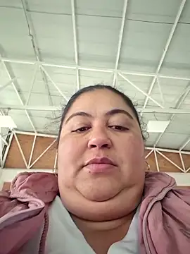 curvy diva  online show from April 16, 11:22 am