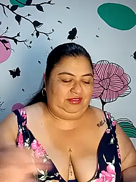 curvy diva  online show from January 12, 9:27 am