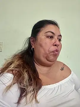 curvy diva  online show from February 14, 2:06 pm