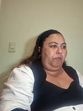 curvy diva  online show from February 7, 2:30 am