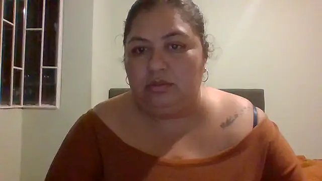 curvy diva  online show from January 9, 1:01 am