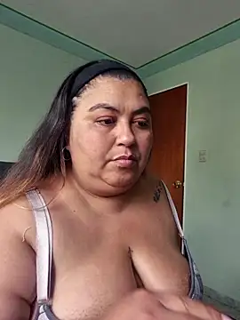 curvy diva  online show from February 28, 7:46 pm