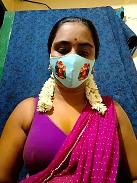 Snapshot of mini-queen chatting on October 15, 5:54 pm mini-queen online show from October 15, 5:54 pm