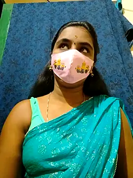 Snapshot of mini-queen chatting on October 16, 5:21 pm mini-queen online show from October 16, 5:21 pm