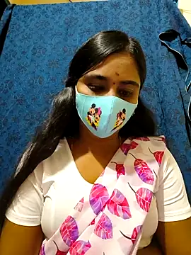 Snapshot of mini-queen chatting on November 5, 4:32 pm mini-queen online show from November 5, 4:32 pm