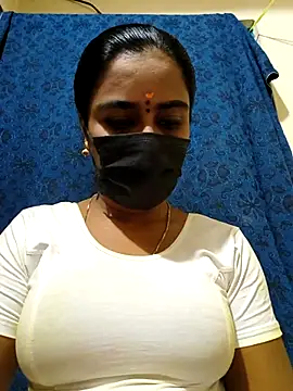 Snapshot of mini-queen chatting on November 13, 8:46 pm mini-queen online show from November 13, 8:46 pm