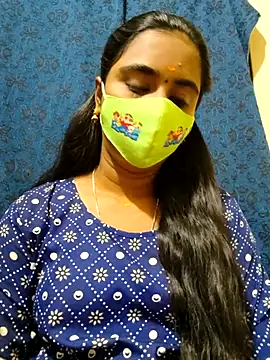 Snapshot of mini-queen chatting on November 29, 2:06 pm mini-queen online show from November 29, 2:06 pm