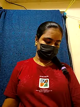 mini-queen online show from April 1, 6:05 pm