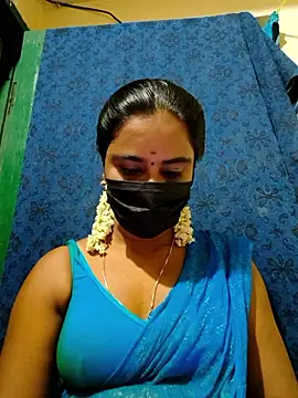 Snapshot of mini-queen chatting on October 11, 7:37 pm mini-queen online show from October 11, 7:37 pm