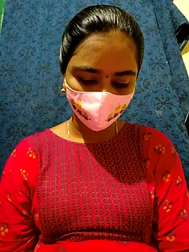 Snapshot of mini-queen chatting on October 19, 8:17 am mini-queen online show from October 19, 8:17 am