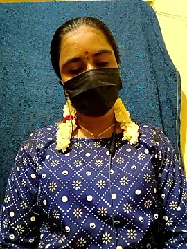 mini-queen online show from April 12, 4:10 pm