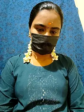 Snapshot of mini-queen chatting on November 30, 8:59 am mini-queen online show from November 30, 8:59 am