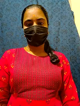 Snapshot of mini-queen chatting on December 3, 9:31 am mini-queen online show from December 3, 9:31 am