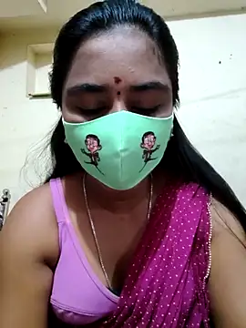 Snapshot of mini-queen chatting on September 28, 3:24 am mini-queen online show from September 28, 3:24 am