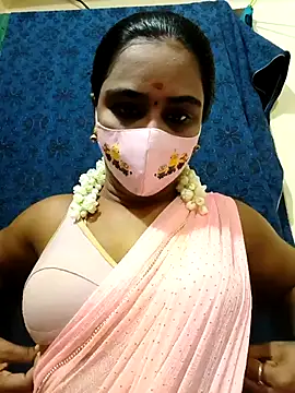 Snapshot of mini-queen chatting on November 2, 2:00 pm mini-queen online show from November 2, 2:00 pm