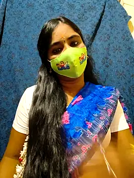 Snapshot of mini-queen chatting on November 21, 3:33 pm mini-queen online show from November 21, 3:33 pm