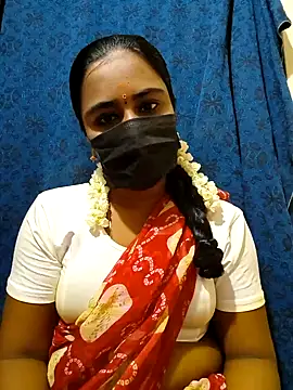 Snapshot of mini-queen chatting on November 13, 8:40 am mini-queen online show from November 13, 8:40 am