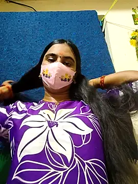 mini-queen online show from March 12, 6:01 pm