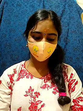 Snapshot of mini-queen chatting on November 28, 11:43 am mini-queen online show from November 28, 11:43 am