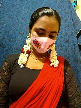 mini-queen online show from January 12, 1:07 pm