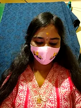 Snapshot of mini-queen chatting on October 26, 11:43 am mini-queen online show from October 26, 11:43 am