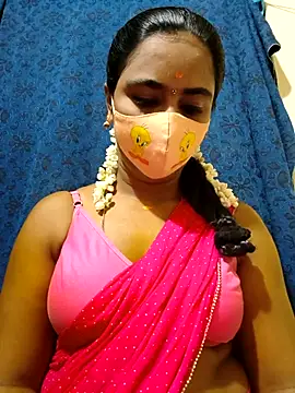 Snapshot of mini-queen chatting on November 16, 8:41 am mini-queen online show from November 16, 8:41 am