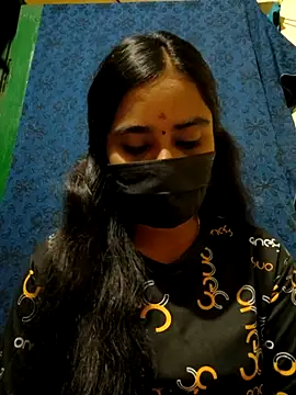 Snapshot of mini-queen chatting on October 28, 5:23 pm mini-queen online show from October 28, 5:23 pm