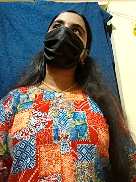 mini-queen online show from April 19, 3:46 pm