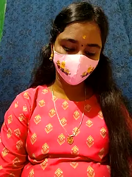 Snapshot of mini-queen chatting on October 17, 9:45 am mini-queen online show from October 17, 9:45 am