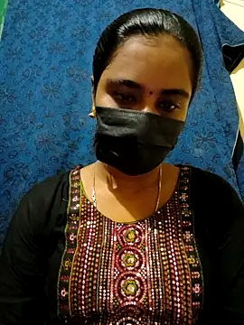 Snapshot of mini-queen chatting on October 27, 6:20 pm mini-queen online show from October 27, 6:20 pm