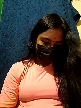 Snapshot of mini-queen chatting on October 5, 11:56 am mini-queen online show from October 5, 11:56 am