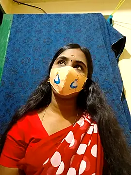 Snapshot of mini-queen chatting on November 3, 12:31 pm mini-queen online show from November 3, 12:31 pm