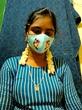 Snapshot of mini-queen chatting on September 22, 11:05 am mini-queen online show from September 22, 11:05 am