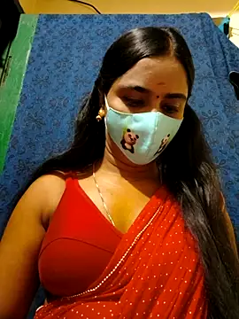 Snapshot of mini-queen chatting on October 30, 6:05 pm mini-queen online show from October 30, 6:05 pm