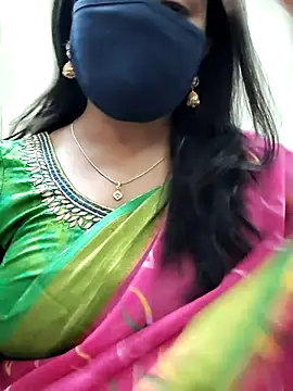 Snapshot of saritha29 chatting on December 23, 8:13 am saritha29 online show from December 23, 8:13 am