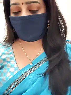 Snapshot of saritha29 chatting on February 27, 5:40 am saritha29 online show from February 27, 5:40 am