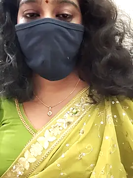 Snapshot of saritha29 chatting on October 7, 8:15 am saritha29 online show from October 7, 8:15 am