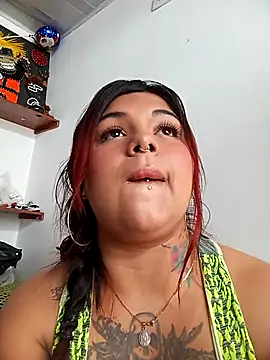 snow belle online show from October 28, 8:30 pm