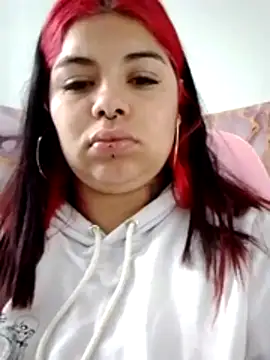 Snapshot of snow_belle chatting on February 19, 1:30 pm snow belle online show from February 19, 1:30 pm