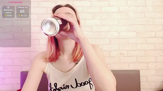 Snapshot of Ericha_Stone chatting on February 24, 8:15 am Ericha Stone online show from February 24, 8:15 am