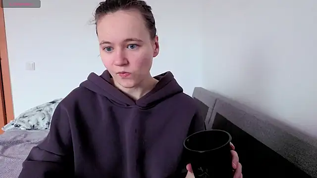 Snapshot of Ericha_Stone chatting on May 8, 3:10 am Ericha Stone online show from May 8, 3:10 am