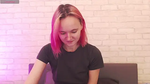 Snapshot of Ericha_Stone chatting on November 4, 1:20 am Ericha Stone online show from November 4, 1:20 am