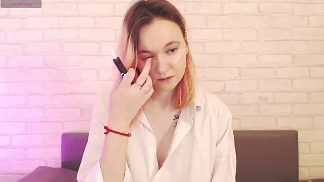 Ericha Stone online show from April 8, 1:18 am