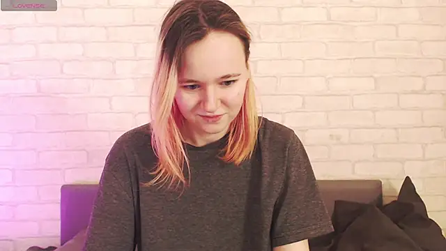 Ericha Stone online show from April 9, 2:02 am