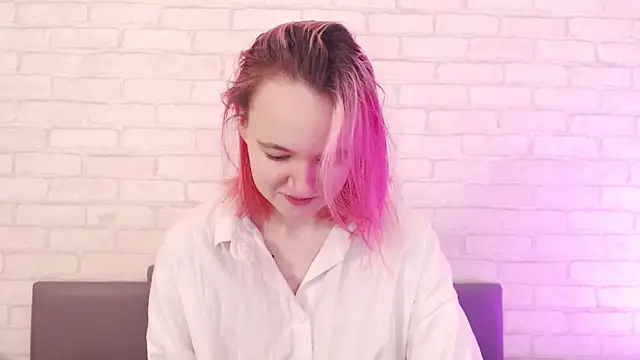 Snapshot of Ericha_Stone chatting on December 17, 1:32 am Ericha Stone online show from December 17, 1:32 am