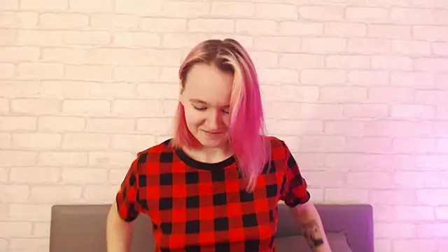 Snapshot of Ericha_Stone chatting on November 18, 8:06 am Ericha Stone online show from November 18, 8:06 am