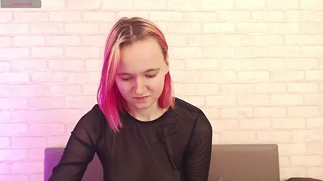 Snapshot of Ericha_Stone chatting on November 11, 1:33 am Ericha Stone online show from November 11, 1:33 am