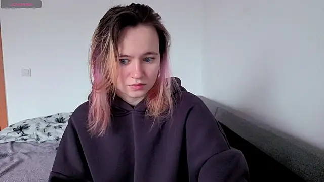 Snapshot of Ericha_Stone chatting on May 7, 2:05 am Ericha Stone online show from May 7, 2:05 am