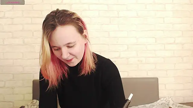 Snapshot of Ericha_Stone chatting on March 4, 8:11 am Ericha Stone online show from March 4, 8:11 am