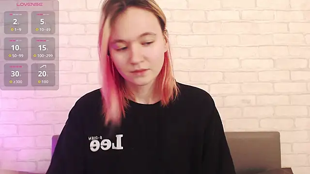 Snapshot of Ericha_Stone chatting on February 15, 2:12 am Ericha Stone online show from February 15, 2:12 am